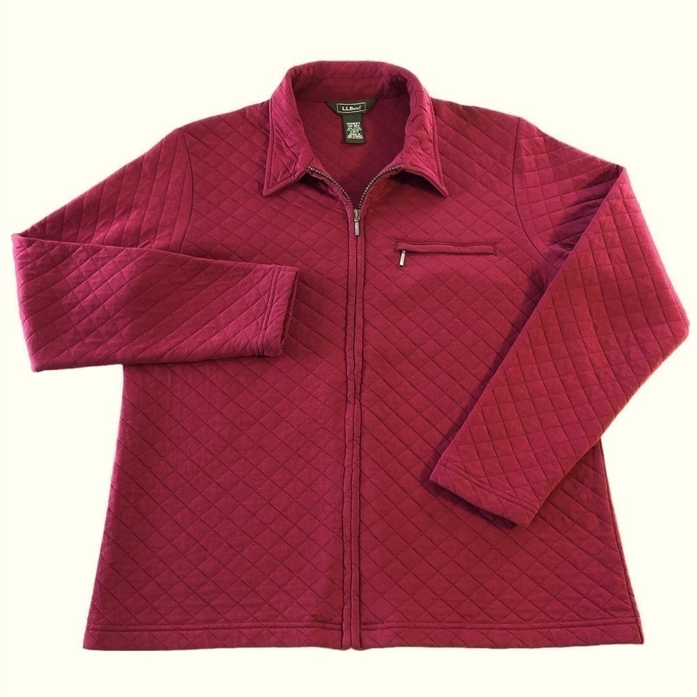 LL Bean Classic Red Quilted Shacket. Great for those cool evenings. Full zipper.